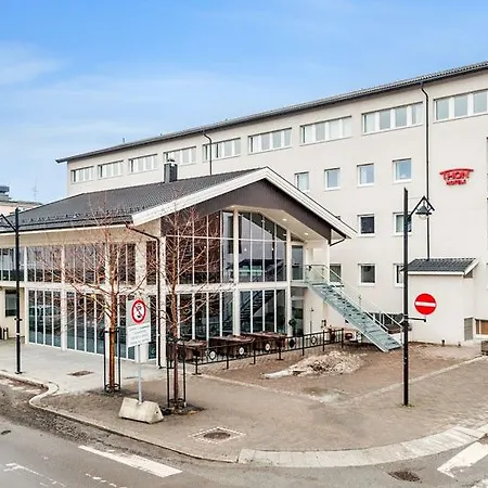 Hotel First 4*